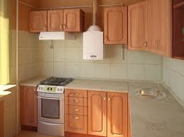 nelielas virtuves ar gāzes ūdens sildītāju interjers