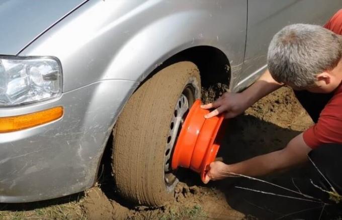 Kā veikt kaut kas varētu izdoties auto no jebkura purva