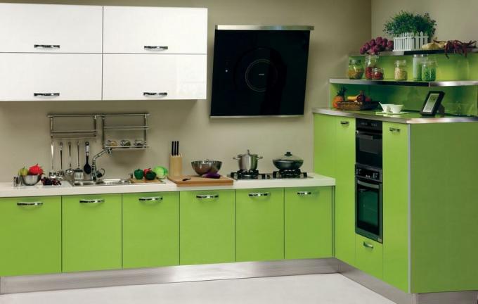 Gaišo krāsu komplekts ir piemērots gan lielām, gan mazām virtuvēm