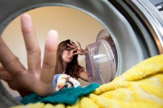 Kā atbrīvoties no pelējuma un appelējis smarža veļas mašīnā: vienkāršu dzīvi hakeru bez problēmām