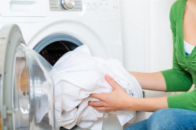 Kā veikt drošu balinātāju par veļas un apģērbu