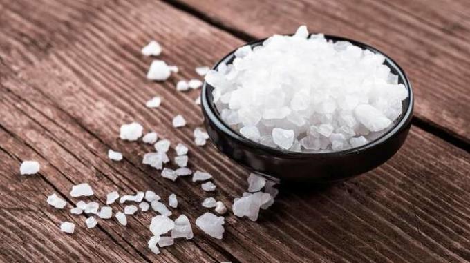Epsom sāls ir daudz neticami īpašības, tāpēc tas nesāpēs, lai saglabātu jebkurā mājas aptieciņā. / Foto: remedioscaserostop.com. 