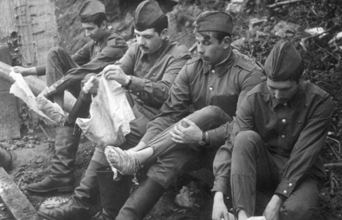 5 iemesli, kāpēc footcloths bija populāra padomju armijā nekā zeķes