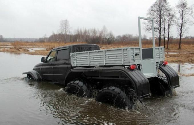 "Jamalas" viegli palielināt Fords, un daži modeļi pat var peldēt. | Foto: uazbuka.ru.