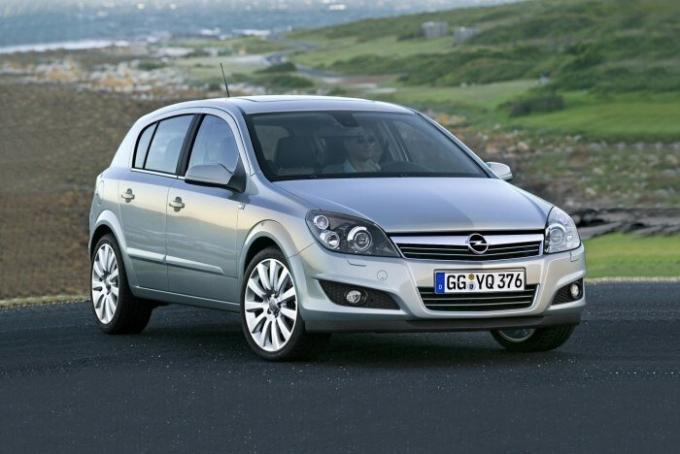 Opel Astra ir izrādījusies ļoti populāra, gan tirgū jaunu automašīnu, un sekundārajā tirgū. | Foto: infocar.ua