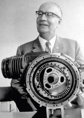 Un Felix Wankel rotācijas virzuļmotoru tās būvniecību.