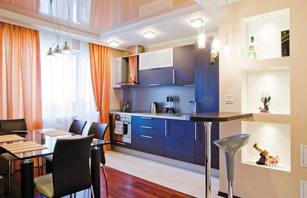 Pareiza zonēšana ir tā, kas sāk dzīvojamās istabas 15 kv.m virtuves dizainu.
