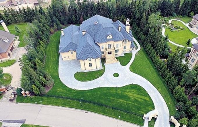 Stas Mihailovs parādīja savu luksusa lauku māja