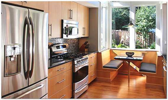 Pievienojoties balkonam ar virtuvi, tiek atbrīvota darba vieta un ēdamistabas zona tiek pārvietota ārpus virtuves.