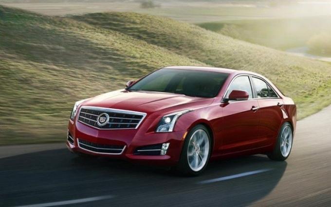 Luxury amerikāņu sedans Cadillac ATS 2014. | Foto: cheatsheet.com.