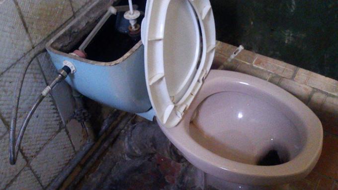 Padomju tualete: bezjēdzīga un nežēlīgs?