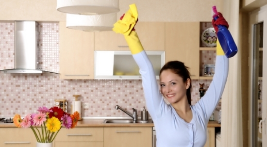Virtuve mirdz ar tīrību