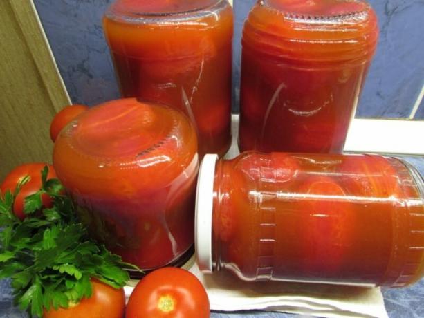 Laba tomāti tomātu pastas, pavārs, kurš var jebkurā saimniece. Ilustrācija rakstu tiek izmantota standarta licenci © ofazende.ru