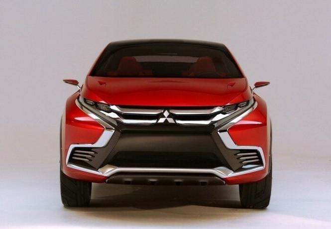 Sākot no 2015. gada, krosoveru Mitsubishi Outlander saņēma X-formas dizains "Čaks". | Foto: avtosreda.ru.