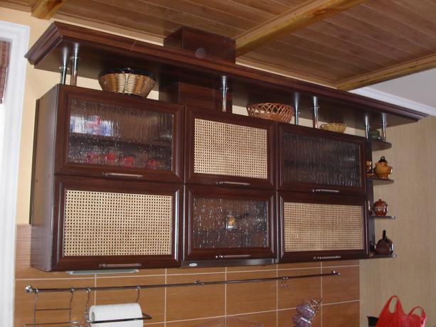 Virtuves fasāžu atjaunošana (39 fotoattēli): DIY mēbeļu remonta instrukcijas, cena, video, foto