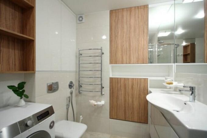Izveidojot "slapjā vannas" Eiropas stila ir palīdzējusi samazināt izmēru vannas istaba. | Foto: interiorsmall.ru.