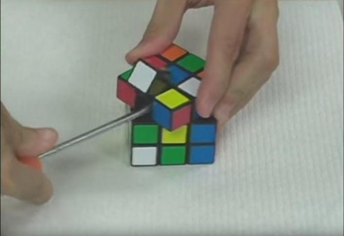 Kā paātrināt lēmumu Rubika kuba