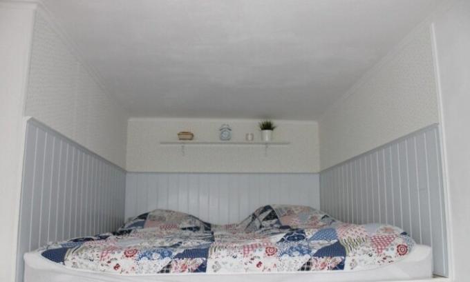 Šeit ir gulētājs izdota Annas viņas dzīvoklī. | Foto: sdelaisam.mirtesen.ru.
