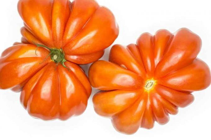 Noslēpumi pieaugošo tomāti "liellopu sirds"