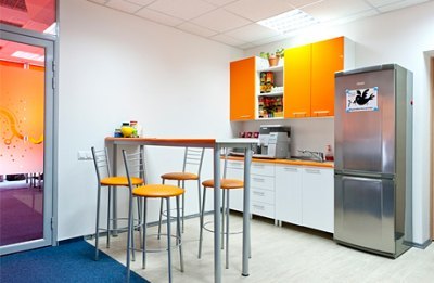  Ja vieta atļauj, izveidojiet pilnu virtuvi ar atsevišķu ēšanas zonu
