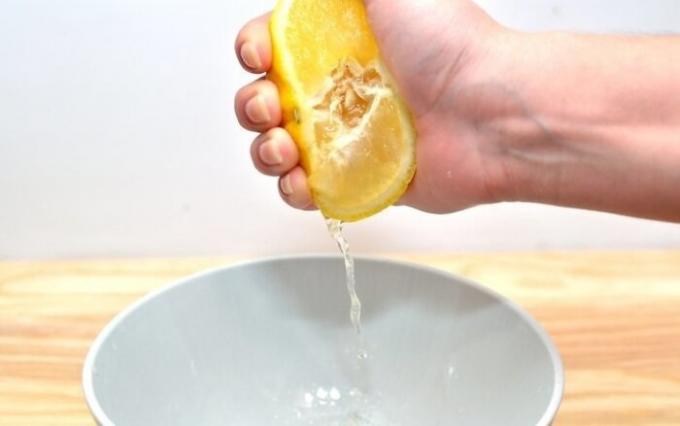 Citronu sula būs pievienot garšvielas trauka.