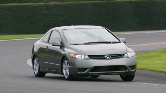 Kupeja Honda Civic (2005-2011 gada)