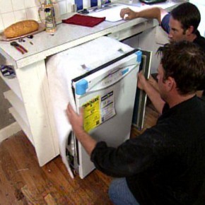 kur ievietot trauku mazgājamo mašīnu nelielā virtuvē