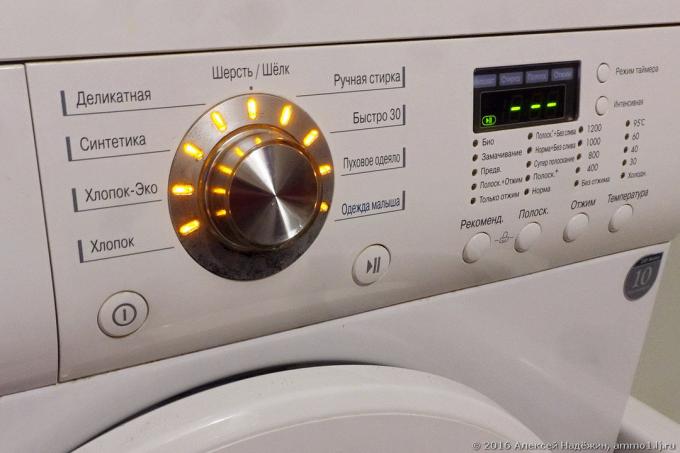 Tāpat veļas mašīna sver veļu