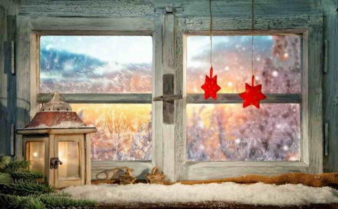 15 idejas par to, kā rotā māju vai kotedžu Ziemassvētkiem