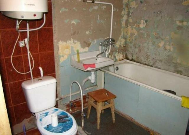 Mazās vannas istabas "Hruščova" spēlēja lomu.
